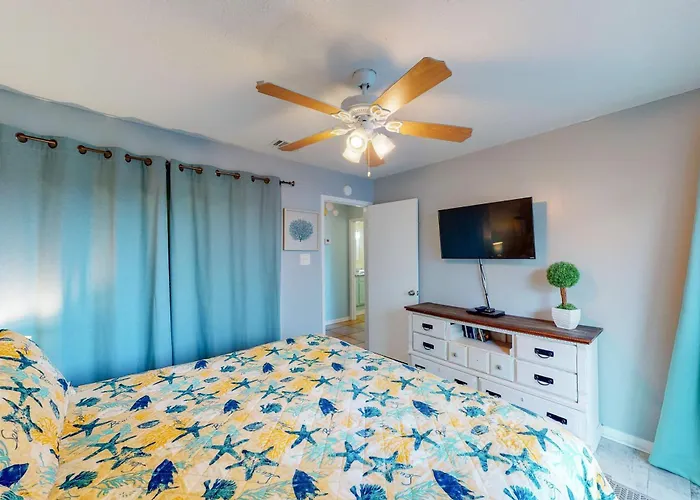 Holiday home Stunning Water-view With Pool - Steps Away From The Gulf Shores